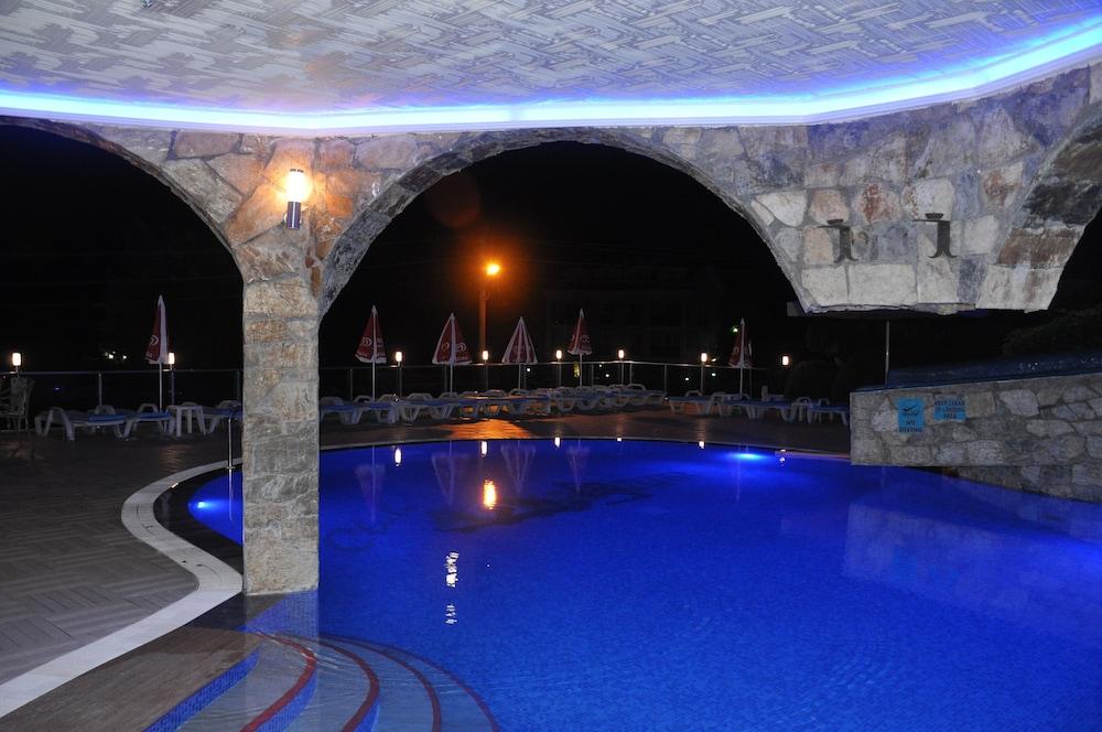 Club Aquarium Aparthotel Мармарис Екстериор снимка